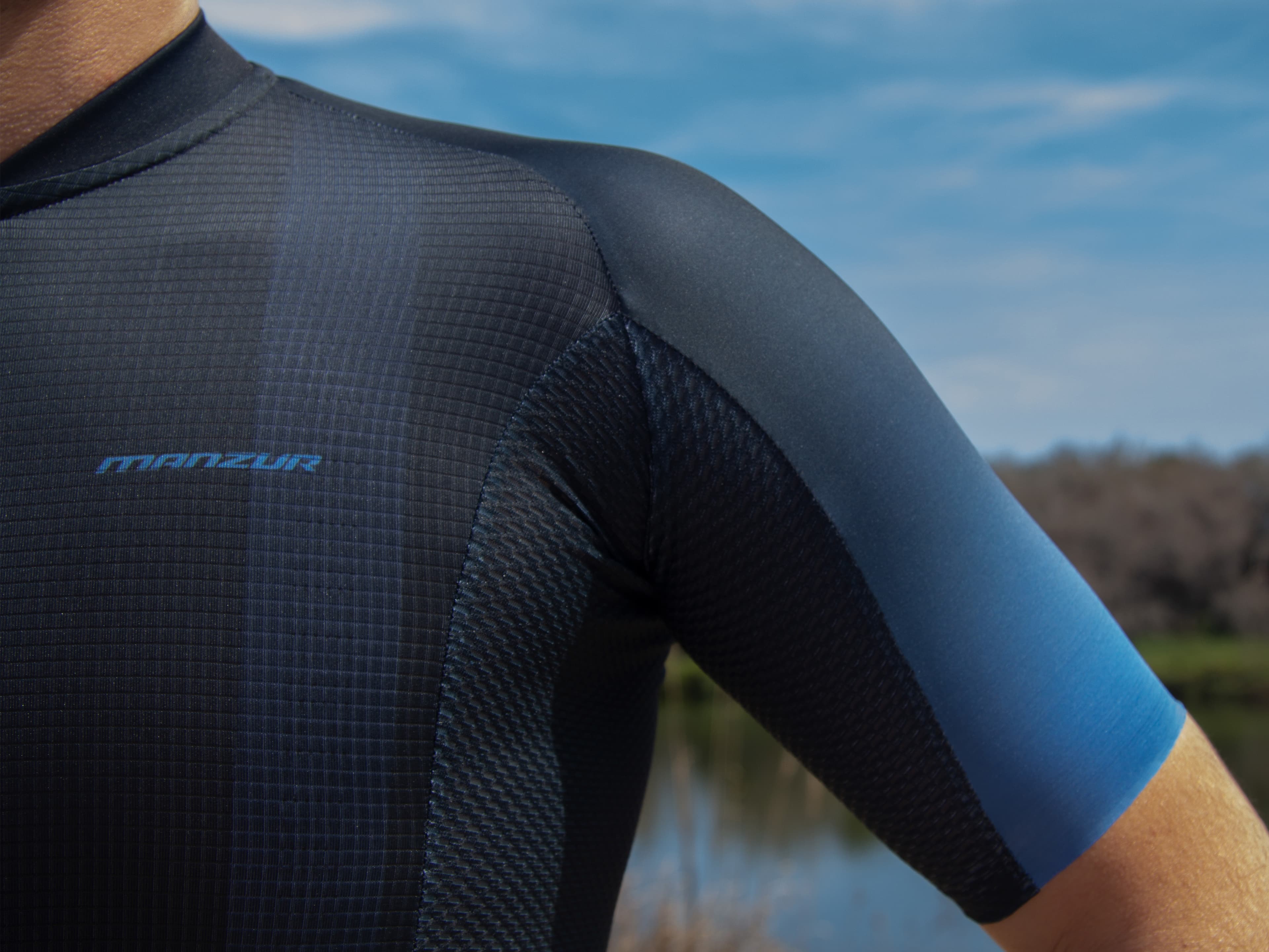 Corte semi ajustado y terminación sin costuras